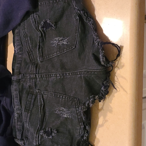 Lion king pullover and black denim shorts ♥ - Picture 7 of 8